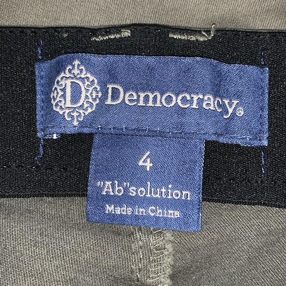 Democracy Jeans - Picture 3 of 7